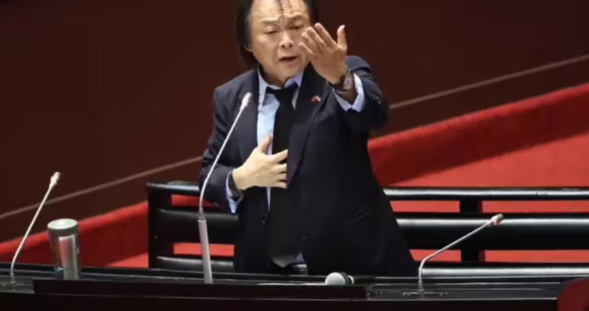 不爽王世堅嗆老柯 他嗆已把聯絡方式刪了
