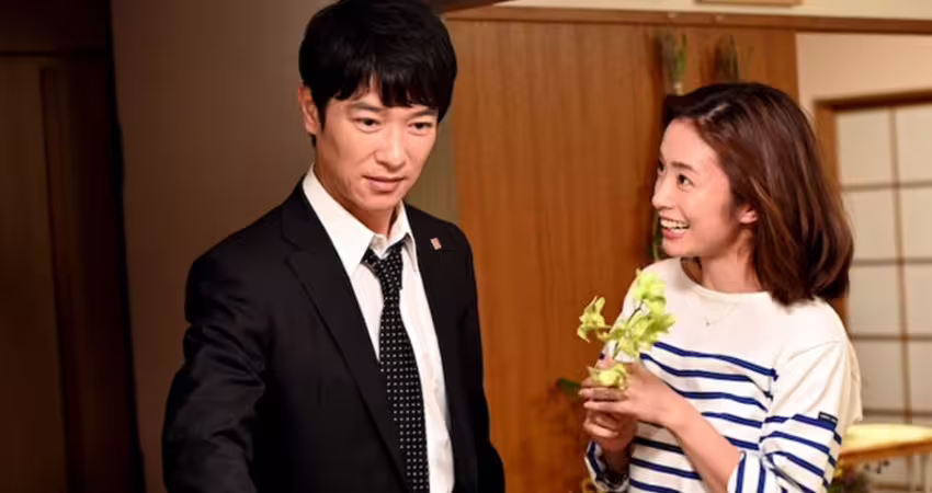 女同事半個月來「狂蹭搭免費便車」　他這天故意請假「收到她1條訊息」愣了