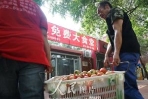 素食午餐免費大食堂老年人在這裡可享受素食午餐