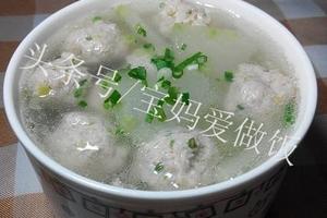 夏天就要多吃冬瓜：清爽的冬瓜汆丸子湯，簡單方便又好吃