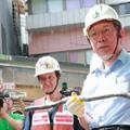 柯P提早8年讓北市「鉛水管全部消失」，香港網友看了淚流「請珍惜這樣的市長」！