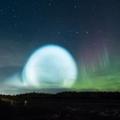 【視頻】「神秘大光球」突然出現在俄羅斯小鎮天空，當地人嚇壞：外星人要攻打地球了？！